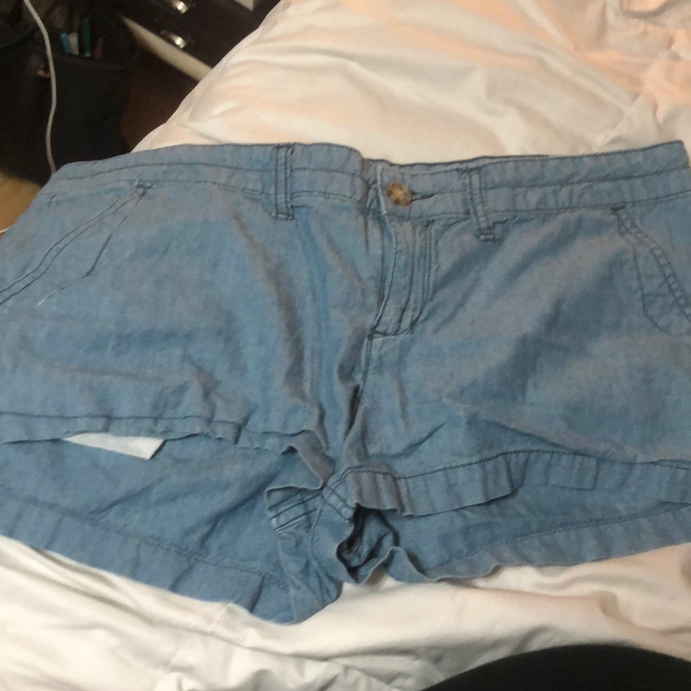 Cotton shorts with deep blue stitching